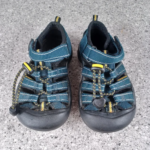 KEEN Blue Toddler Kids Shoes Size 8 - Picture 2 of 6